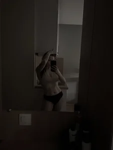 Anita_want Public Pic 5