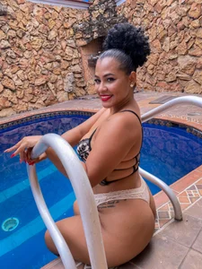 Madison-Diaz Madi... ready for splah 💦 Pic 5