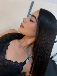 Celeste_Valencia_ Public  5টি ছবি