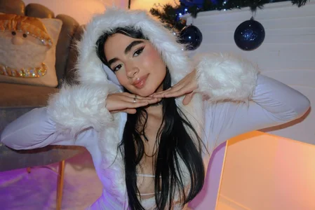 Athenea_sweet_ merry christmas🎄💖 2025 Pic 6