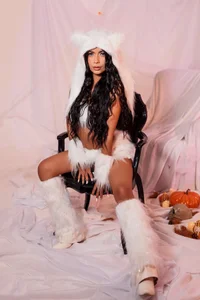 AlissonRossi I am your favorite wolf 🎇🎃 Pic 6