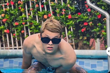 izan_20: Swimming pool💦🏊‍♂️ ( 3 фото)