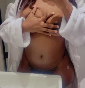 Curvylicous Public Pic