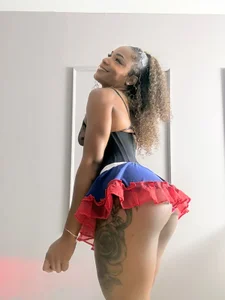 LET'S MOVE YOUR ASS 🍑🔥 de kiaratentation Foto