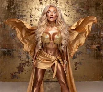 HottieSweetBritney Gold Women Pic 3