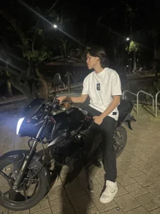 Zdjęcia kevinbigcokc18 Enjoying the night🌫️🌒✨💫: 