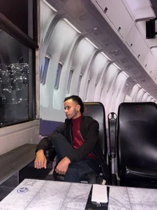 Your sexy pilot 🛩️🧑🏼‍✈️ de Alex_bigcock11_  5 photos