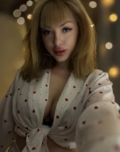 KateDolphin Hey hey hey my friends Pic 2