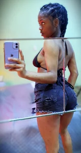 KiaraVixen Public Pic 5