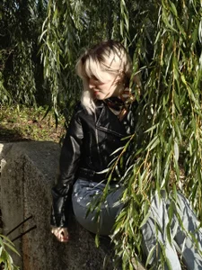 BethanyCloud a woman in her natural habitat ༼ つ ◕_◕ ༽つ Billede 4