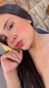 cloe_galee Look at me Pic