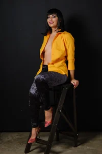 StunnigArt in a wig Pic