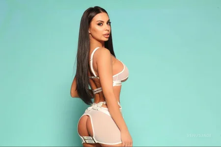 Anna_Nobel Public Pic 2