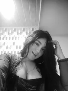 ivy_lara Public Pic 3