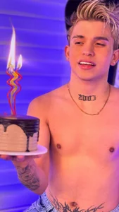 Thesexykev MY BIRTHDAY IS AUGUST 12, 2025 Kuva 2