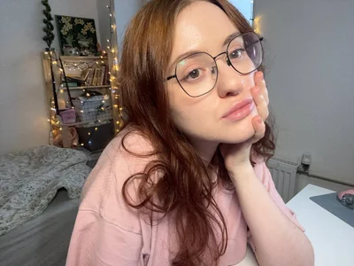 urstripchatgf Public Pic 3