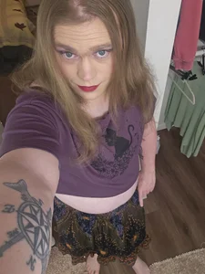 Jett_is_Juliet Public Pic 2