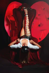 Obsidiana Carmesí de Dom_venena  2 photos