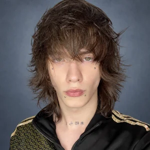 LeonBoykisser Public Pic 3