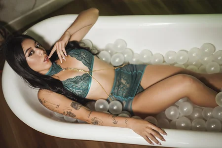 zoee_jackson I love green Immagine  2