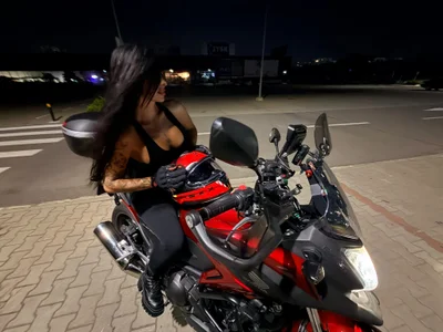 RileyNoxx_You let me take you for a ride? 😝图片 3