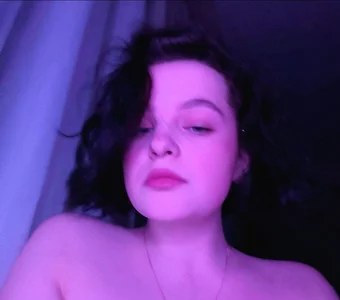 ChelseaEmbertona be closer Pic