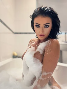 Daddysfilthysecret Bubbles 🫧 🧼 টি ছবি