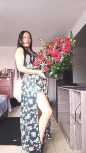 Ema_hot_01 Bella EMA Immagine  4