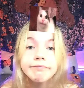 Strawberry_juli Public  7টি ছবি