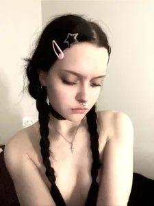 Milly_Young Public Pic
