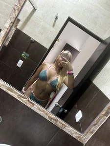 brianahill_ Holiday Immagine 