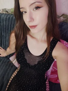 BellaVelure6767 Public Pic 3