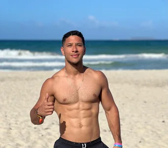 JJ_Shelby BEACH DAY 圖片