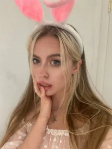 Scarlett_save Public Pic