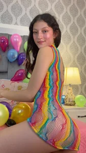 analia_ross_ Play with balloons🎈 Kuva 5