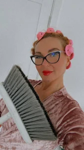 HOUSEWIFE od Mari69Juana  snímek