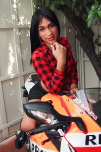 Ashly_Miller sexy biker ♥ Pic 3