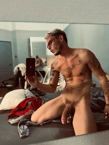 DenyCooper: Public ( 3 фото)