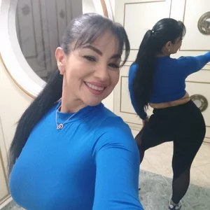 Hot_beauty__I love to see you every day Bild 6