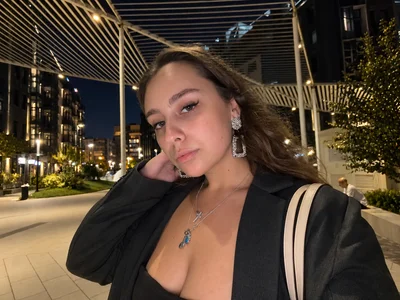 MarySherry I love night walks 🌜🌃 Foto