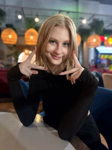 Dinner time is my FAV time ;3 de Kiki_Stacy  4 photos