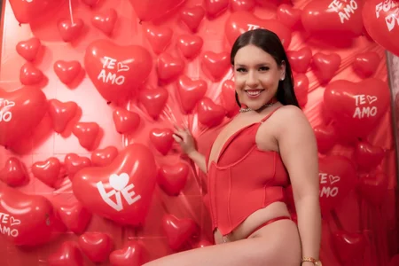 bella_raiderr Happy Valentine's Day Bilde 2