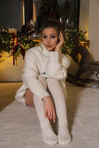 MissEmilyMiller 🎄☕️Cozy Christmas Tease ☕️🎄  6টি ছবি