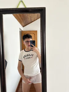 CamiRojas_boy 😈😈😈  5টি ছবি