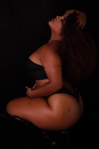 Your most irresistible craving🍒 de jones_maddy_  6 Imagens