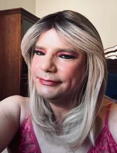 balad13 First time w/ fake eyelashes Pic