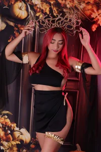 vale_ross_のyour halloween with meの枚の写真