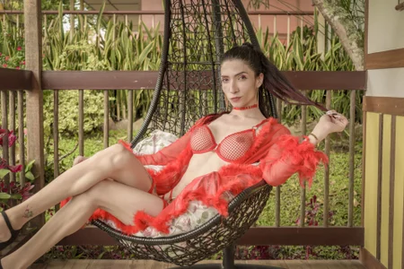 kylliefox_ sexy lady in relaxed Pic 2