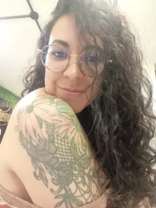 Tatto 🖤 de Velvet_Curly  2 photos