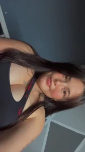 cloe_kiss01 Public Kuva